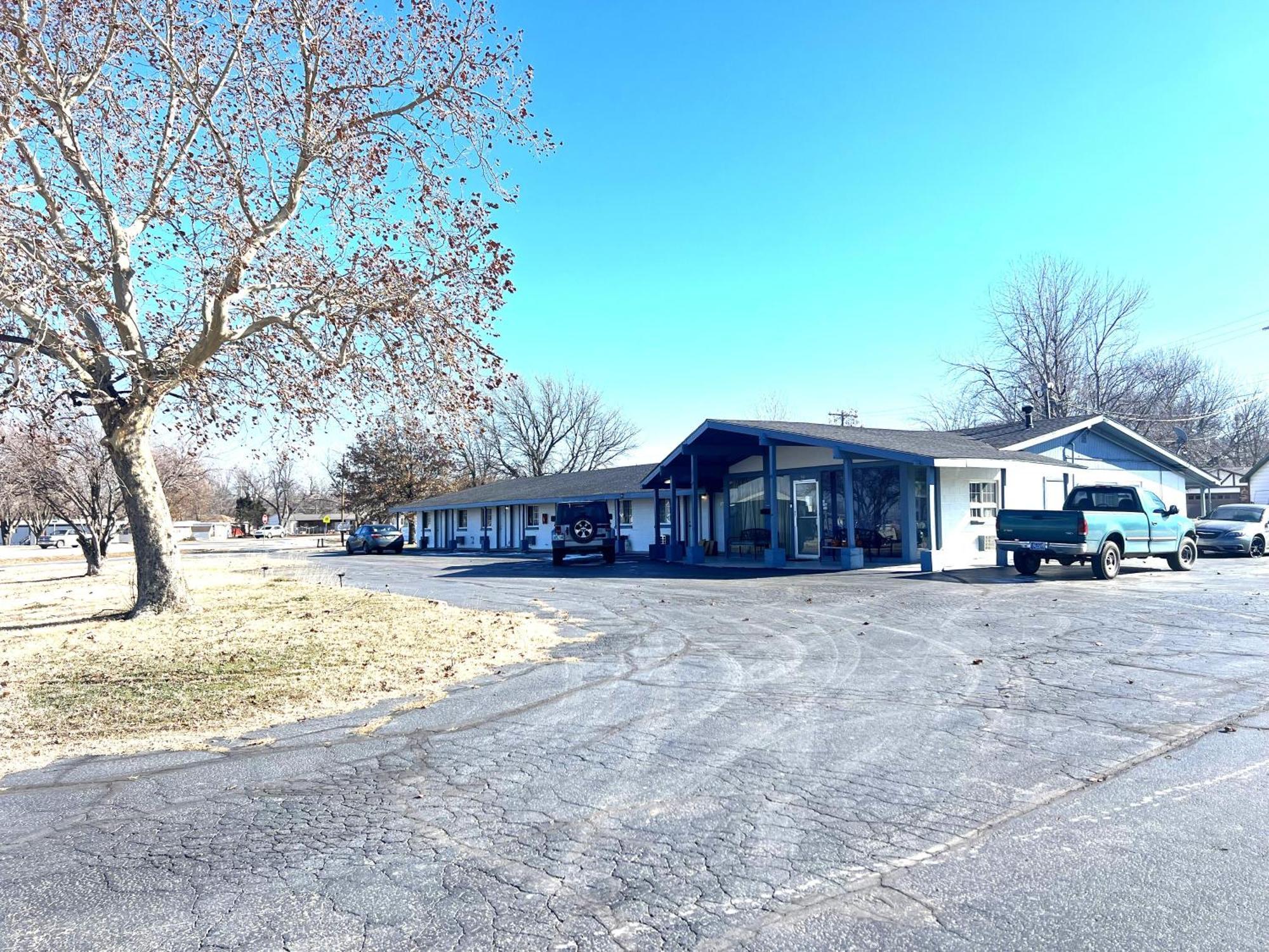 Golden Acres Motel Newkirk Exterior photo